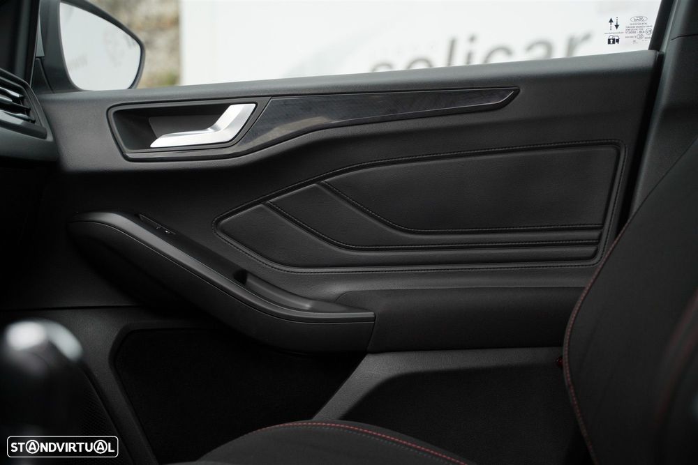 Ford Focus SW 1.0 EcoBoost ST-Line - 25