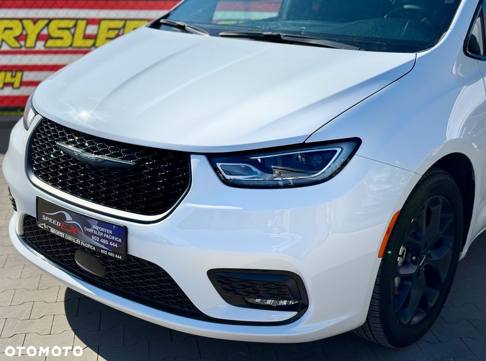 Chrysler Pacifica - 6