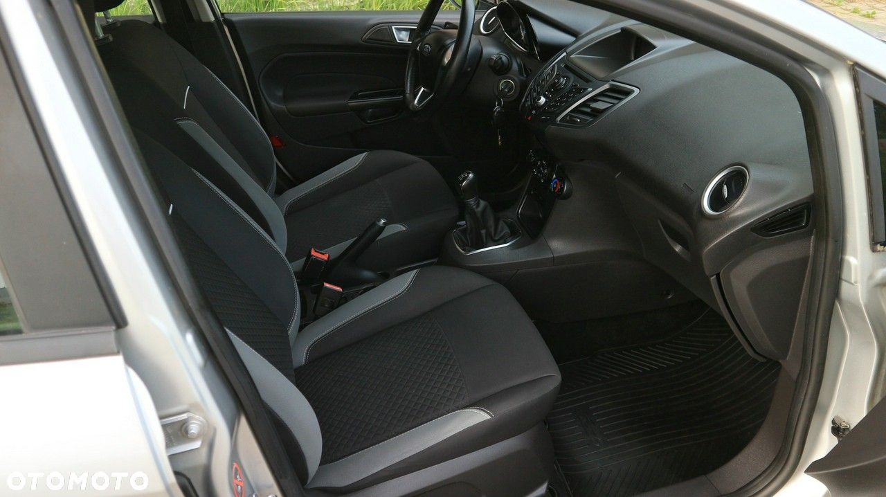 Ford Fiesta 1.25 Celebration - 25