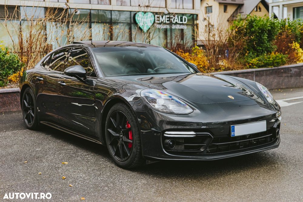Porsche Panamera - 1