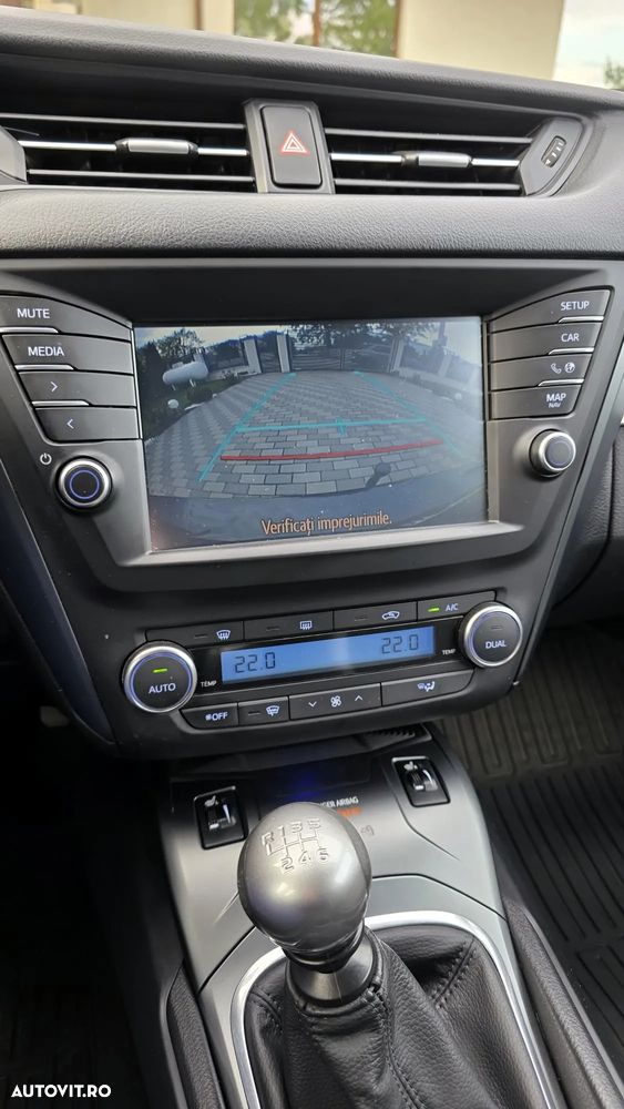 Toyota Avensis - 13