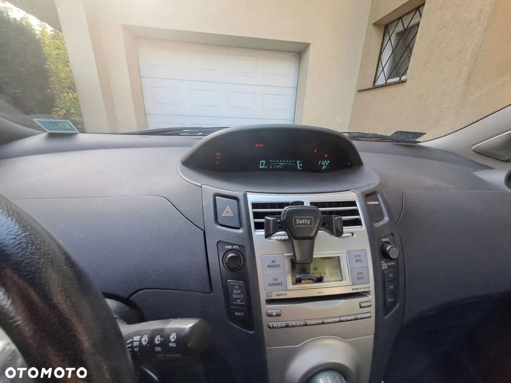 Toyota Yaris - 7