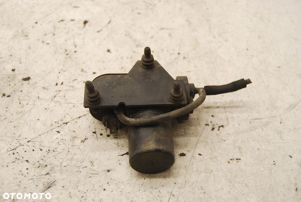 POMPKA TERMOSTATU 811907325 VW PASSAT B5 1.8 AUDI - 1