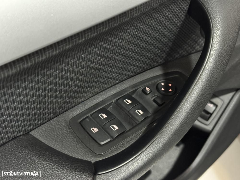 BMW X1 16 d sDrive Advantage - 26