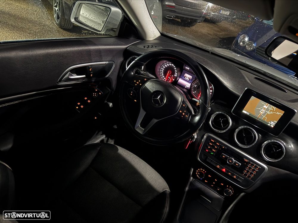 Mercedes-Benz CLA 220 CDI 7G-DCT Urban - 10