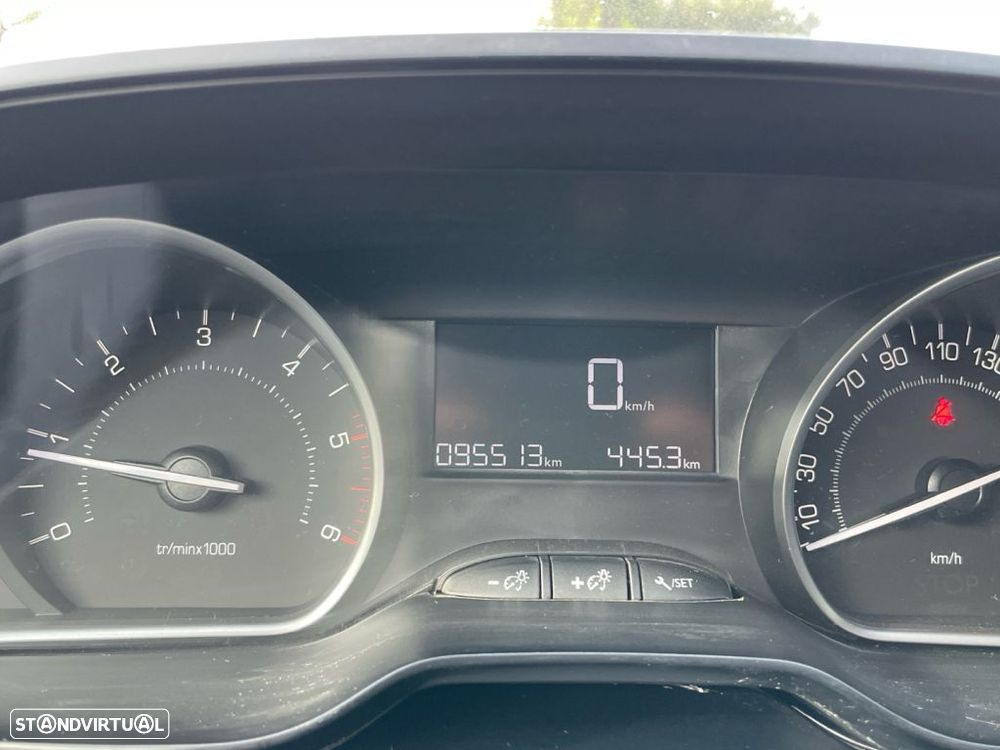 Peugeot 208 1.6 BlueHDi Allure - 3