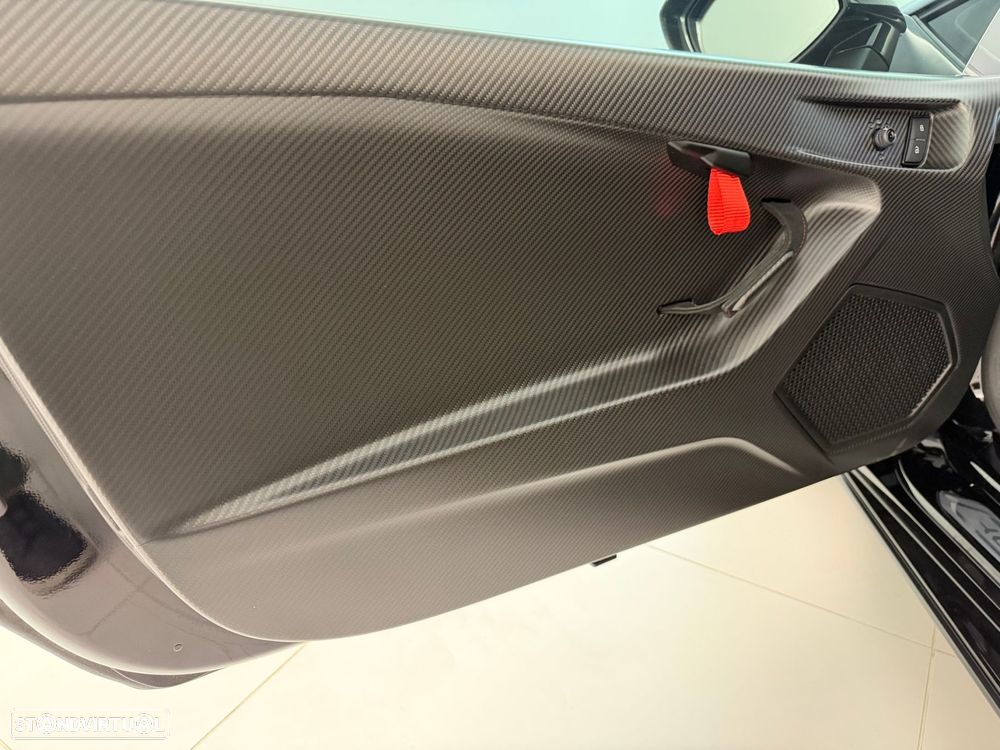 Lamborghini Huracán STO - 34