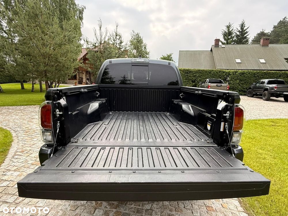 Toyota Tacoma - 9