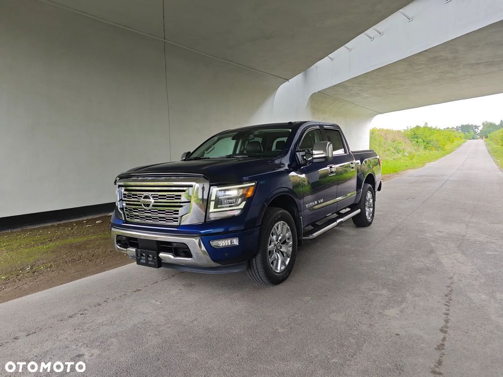 Nissan Titan - 1