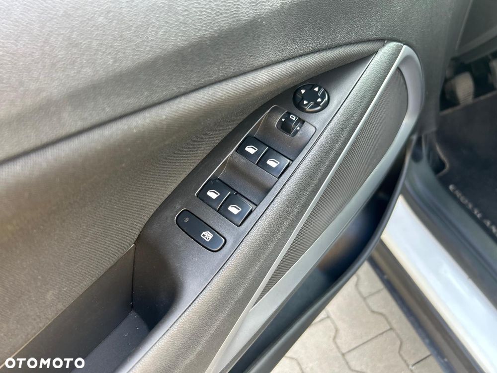 Opel Crossland X 1.2 Innovation - 29