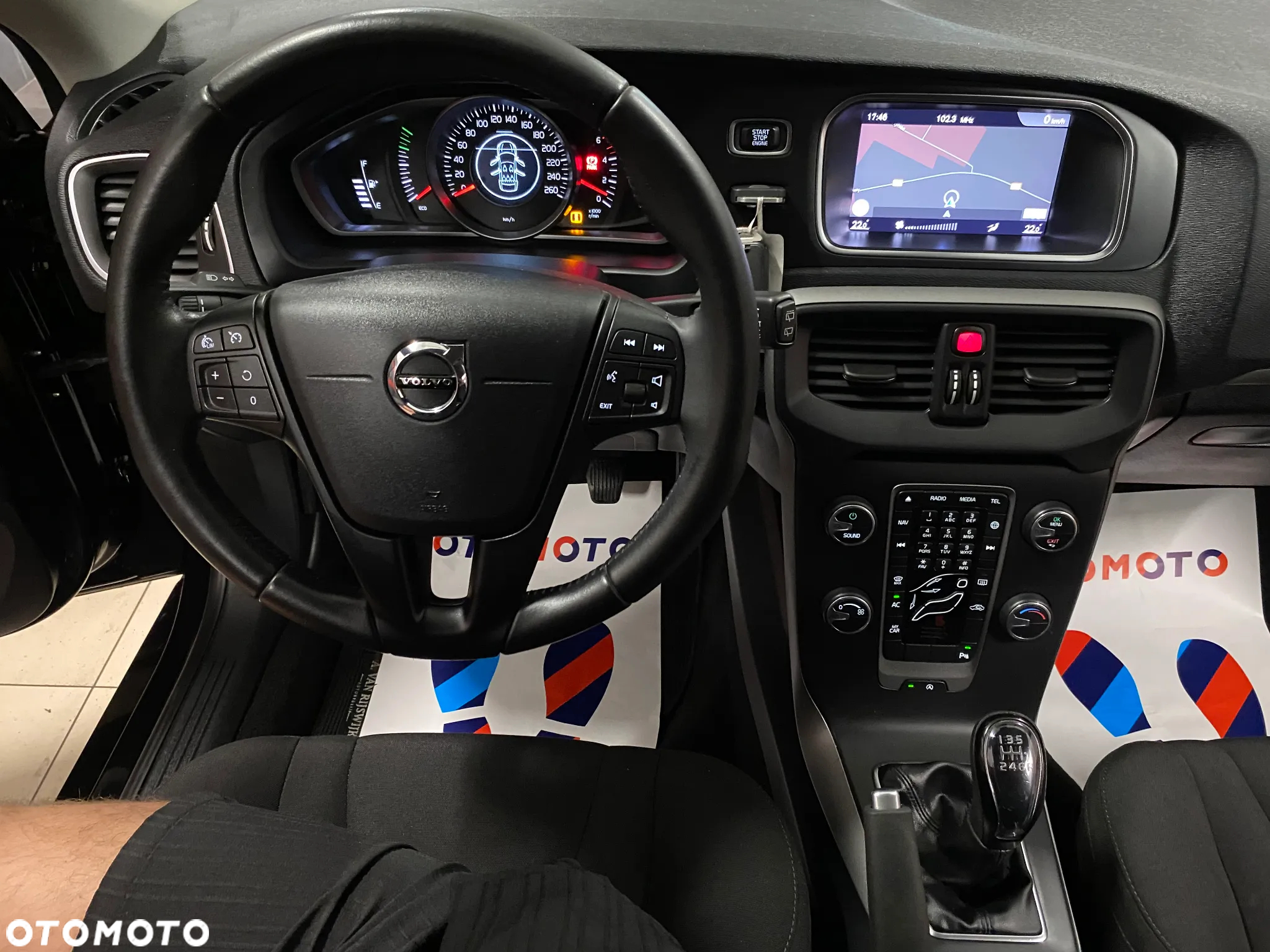 Volvo V40 D2 Summum - 11