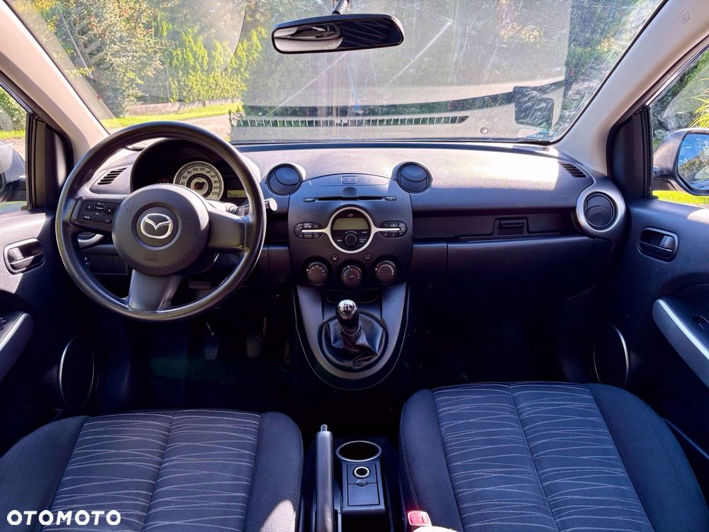Mazda 2 - 18