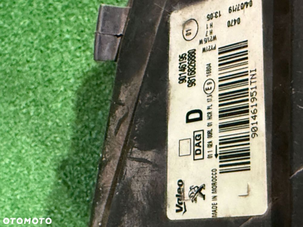 REFLEKTOR PRAWY PEUGEOT RIFTER - 6