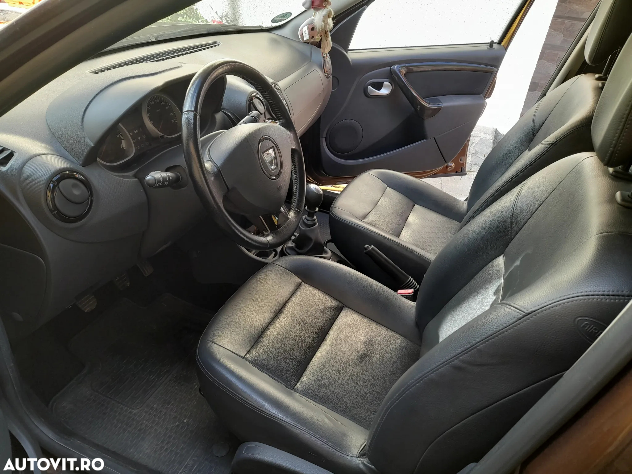 Dacia Duster 1.6 16V 4x4 Prestige - 5
