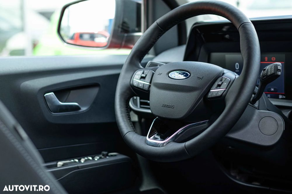 Ford Tourneo Courier 1.0 EcoBoost Titanium - 26