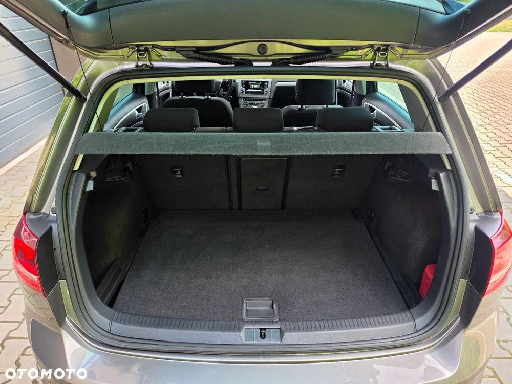 Volkswagen Golf - 37
