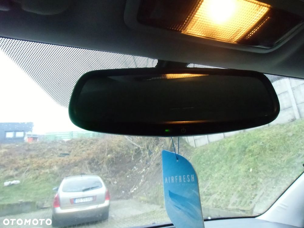 Toyota Avensis 2.2 D-CAT Executive - 21