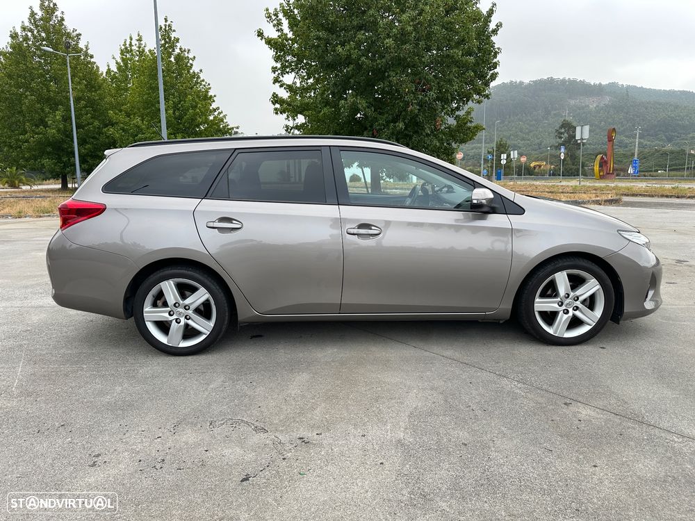 Toyota Auris Touring Sports 1.4 D-4D Com+P.Sport - 6