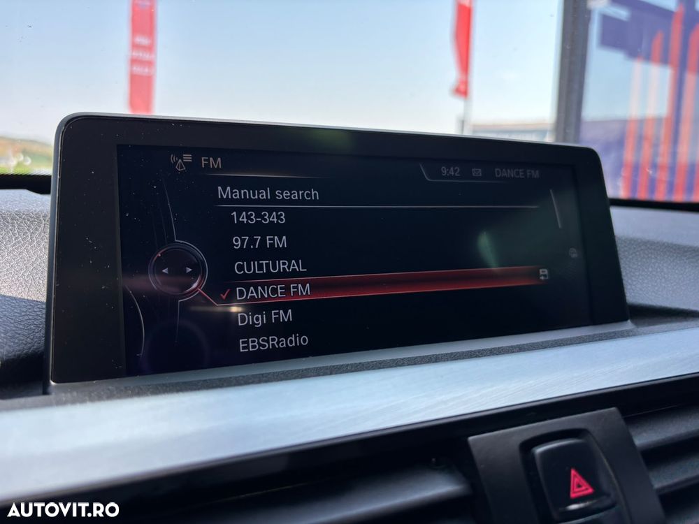 BMW Seria 3 318d Aut. Sport Line - 22
