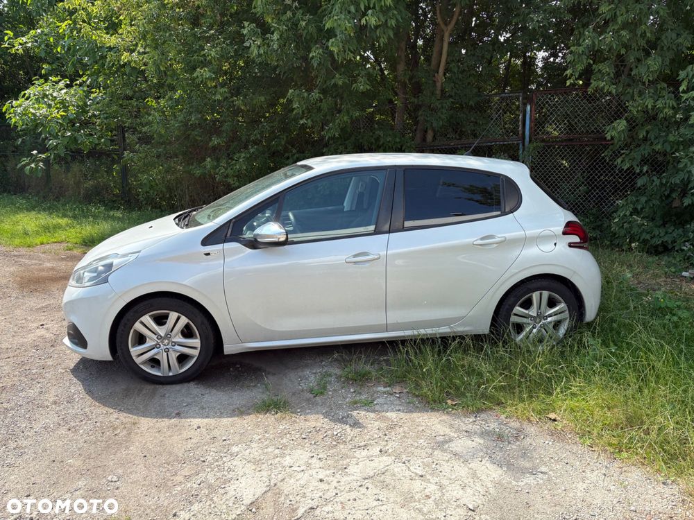 Peugeot 208 - 3