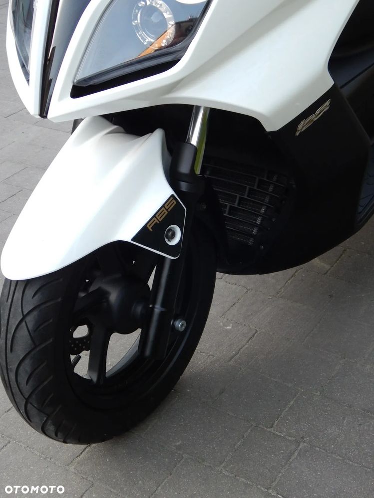 Kymco Downtown - 12