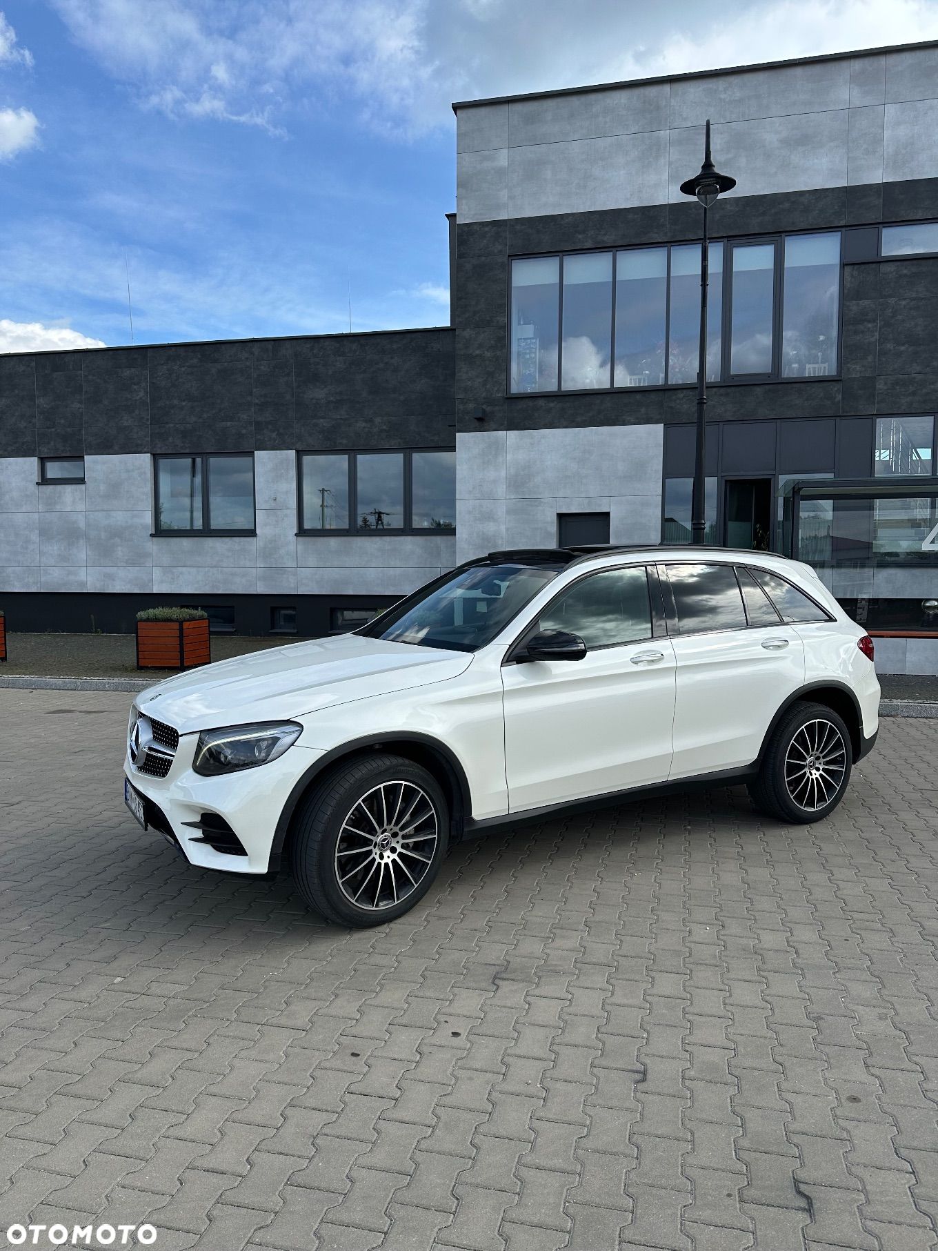 Mercedes-Benz GLC 300 4Matic 9G-TRONIC AMG Line - 1
