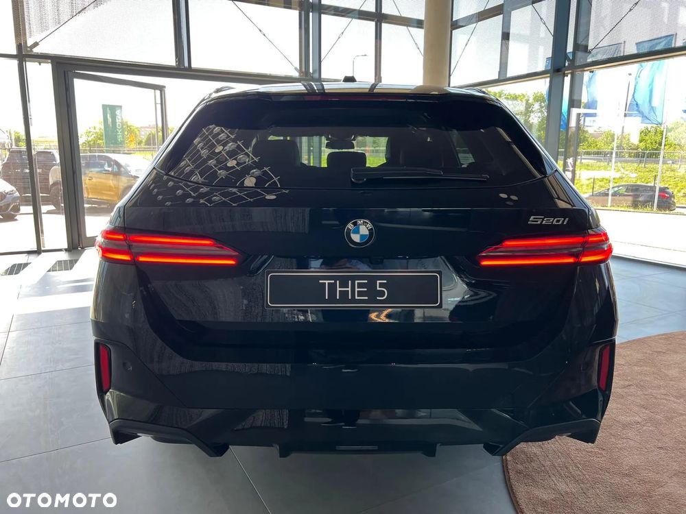 BMW Seria 5 520i mHEV - 6