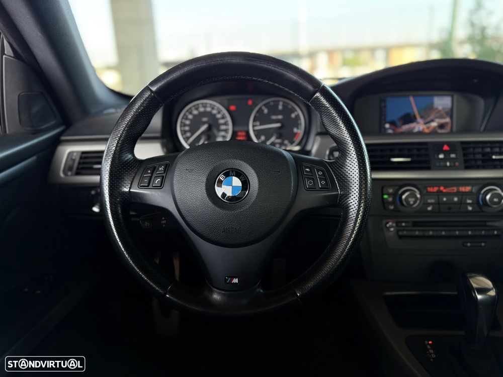 BMW 320 d Coupe Edição M Auto - 11