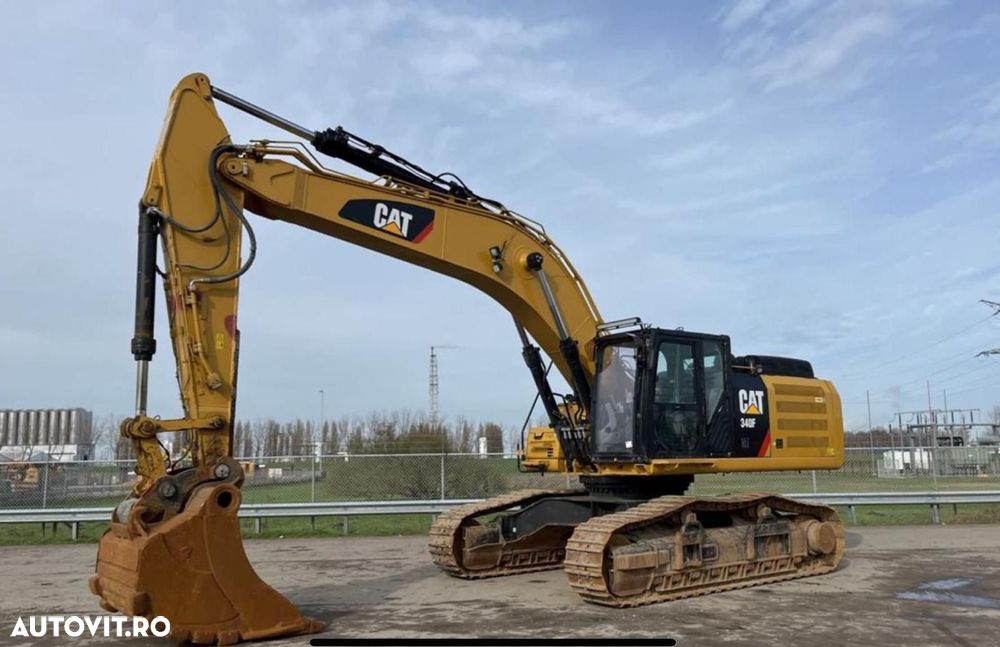 Caterpillar 340F Excavator - 1