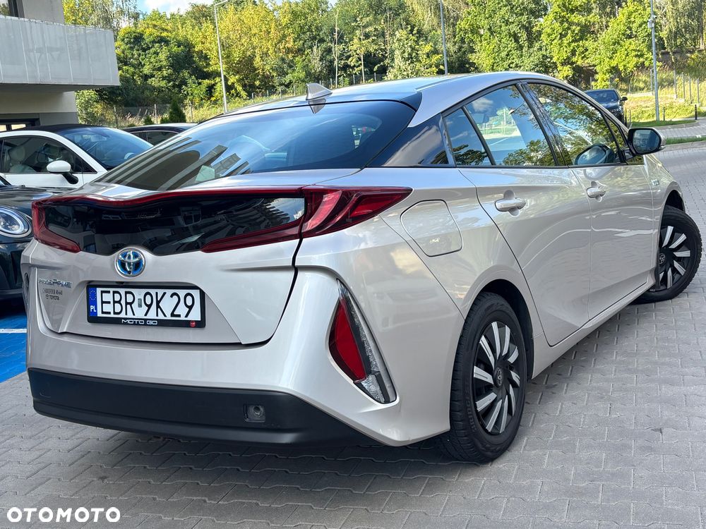 Toyota Prius 1.8 Hybrid Prestige - 9