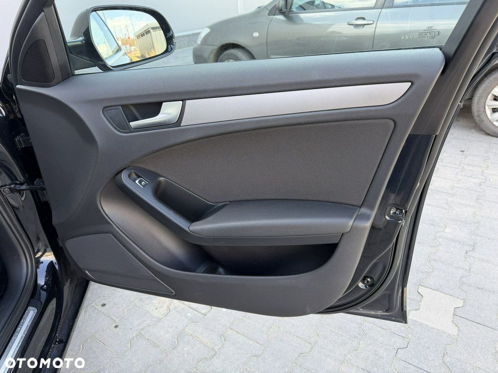 Audi A4 Avant - 33