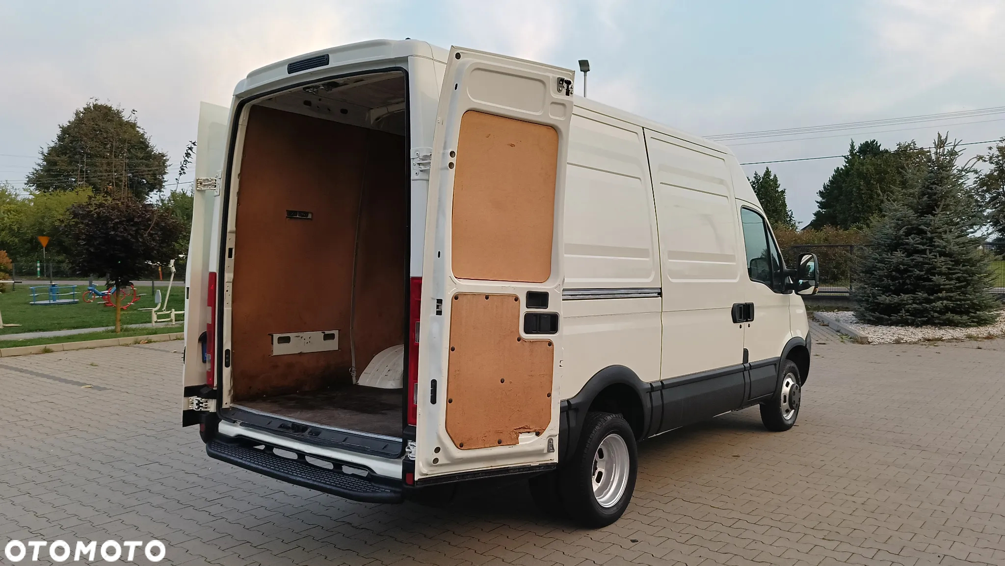 Iveco Daily 35C13 2.3HPI 130 KM Bliźniak L3H2 - 36