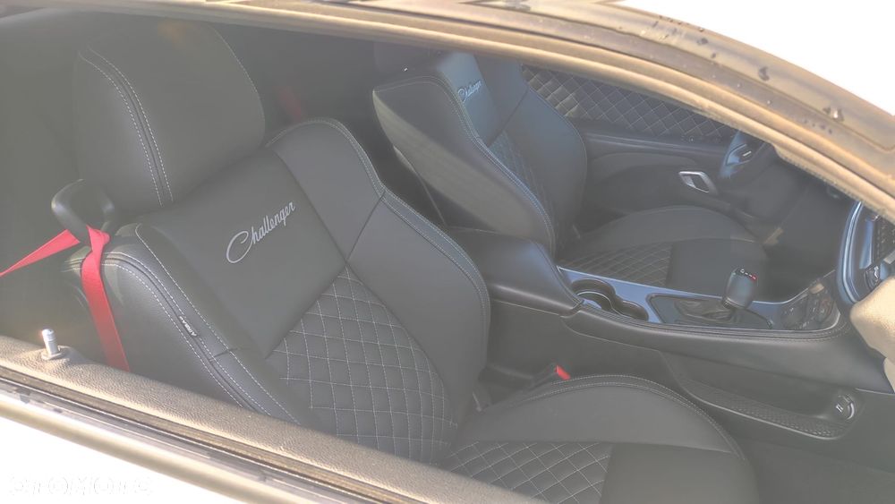 Dodge Challenger 5.7 R/T - 6