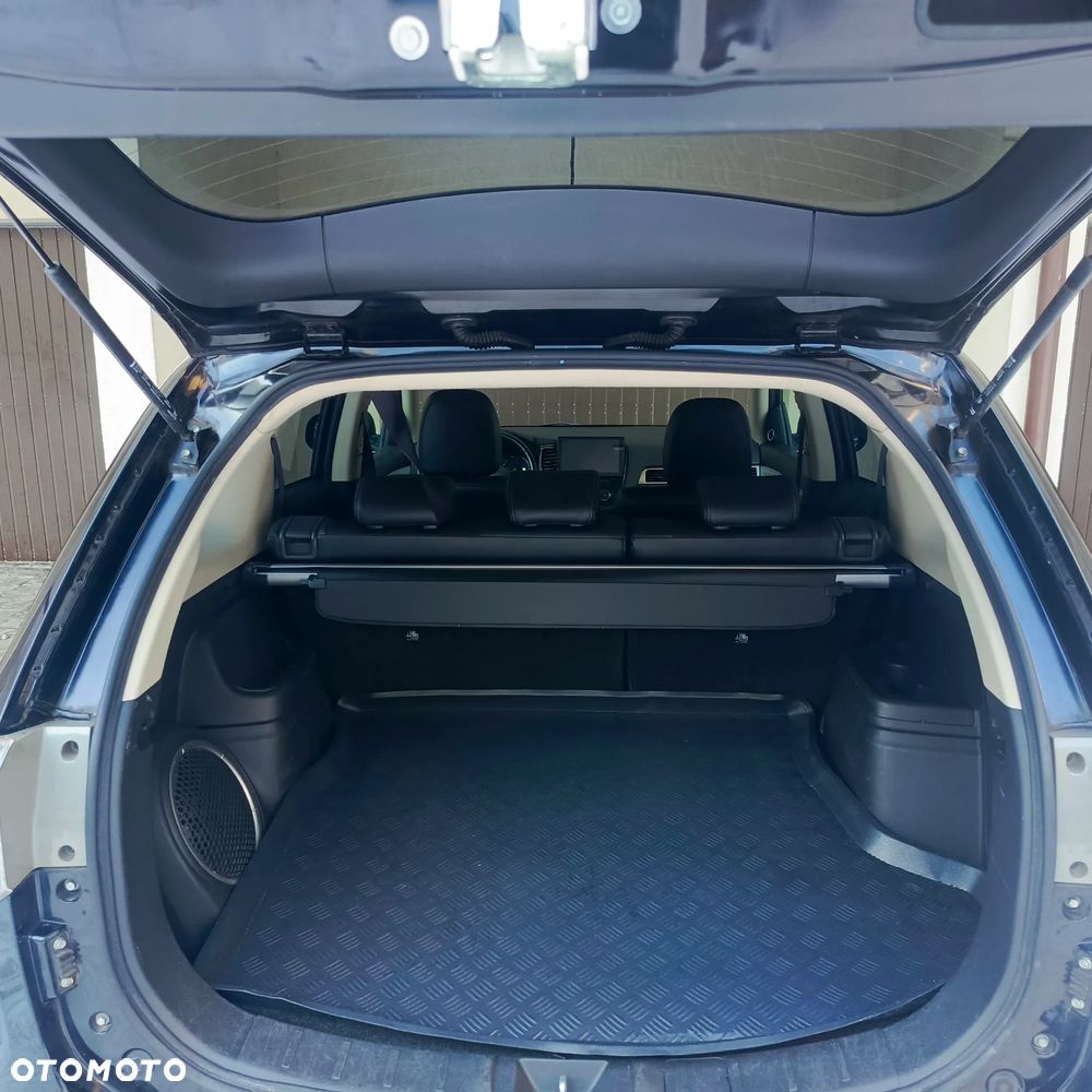 Mitsubishi Outlander 2.0 4WD Top - 11