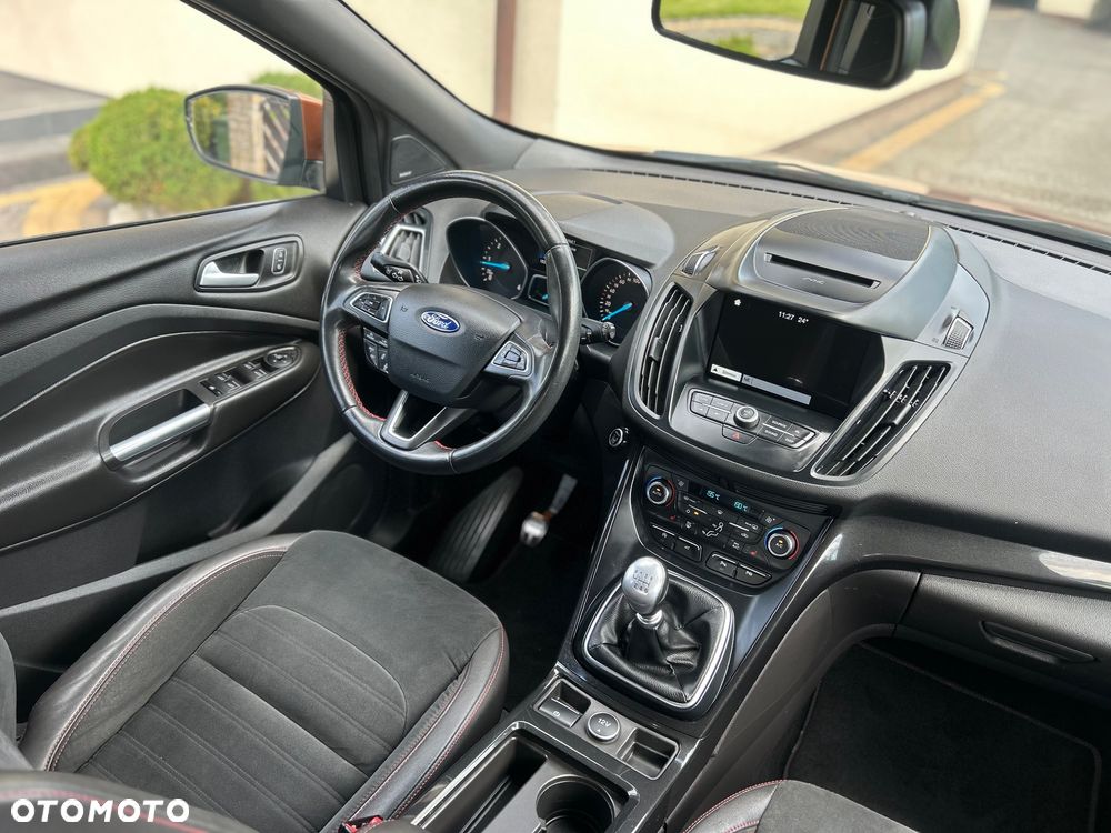 Ford Kuga 2.0 TDCi 4x4 ST-Line - 33