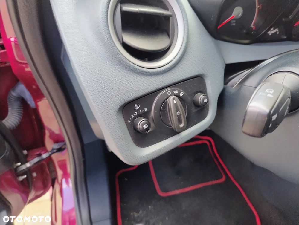 Ford Fiesta - 9