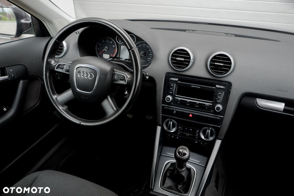 Audi A3 Sportback 1.6 Attraction - 31