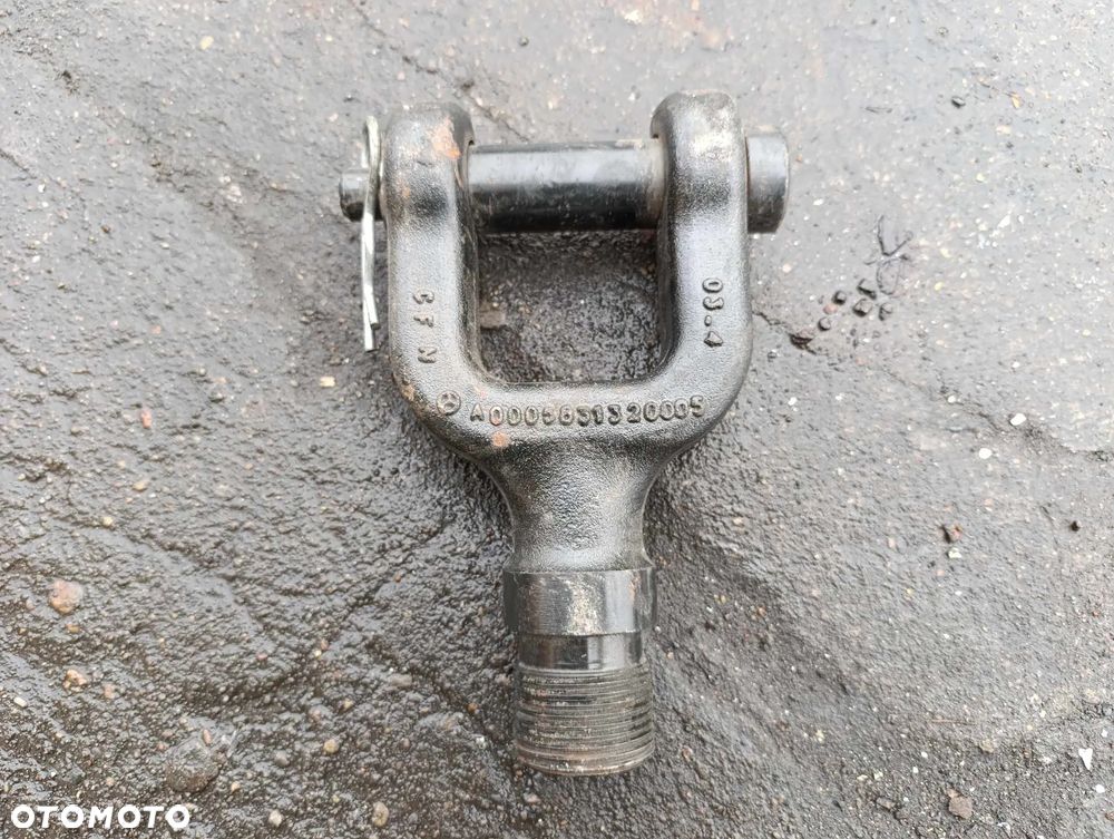 Ucho holownicze hak zaczep Mercedes Actros Mp4 - 2