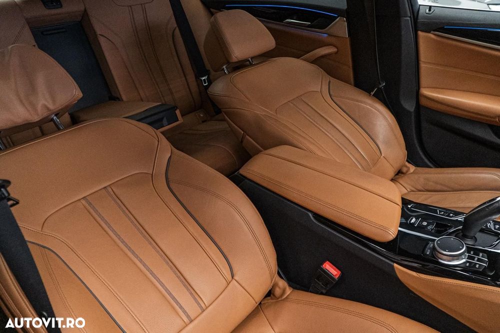 BMW Seria 5 530e Aut. Luxury Line - 41