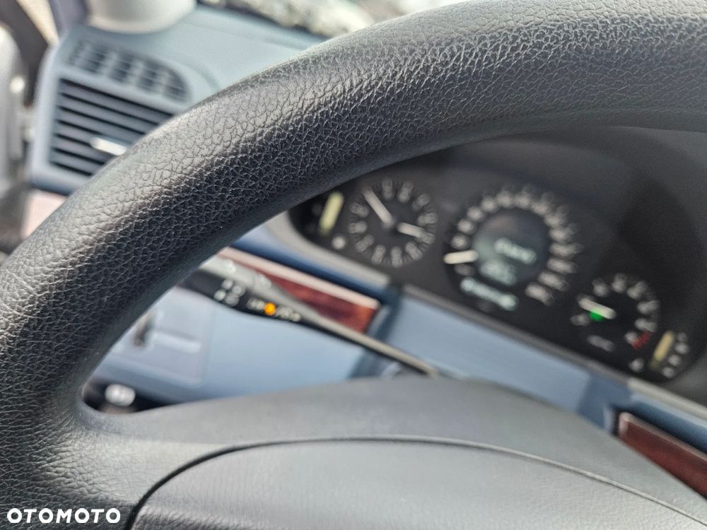 Mercedes-Benz Klasa E 200 Kompressor Automatik Classic - 26