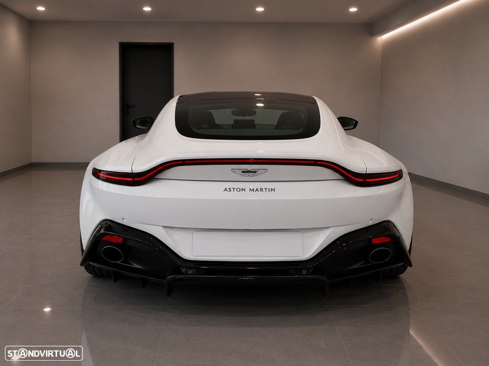 Aston Martin Vantage Coupe 4.0 Twin-Turbo V8 - 9