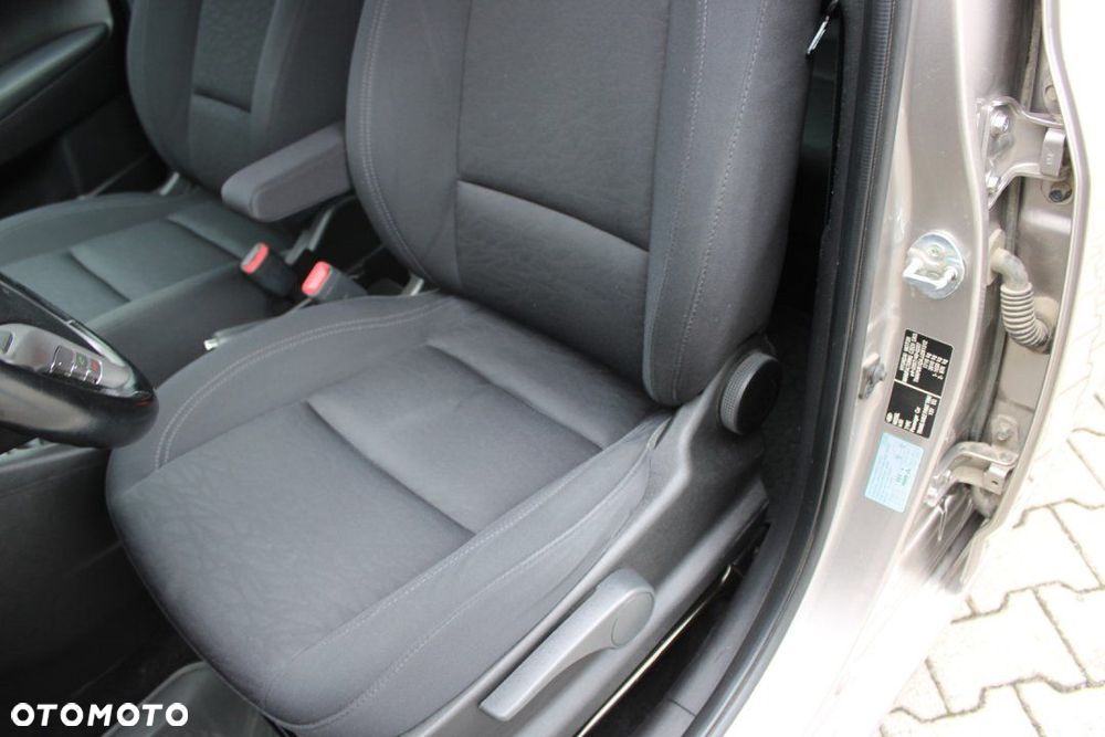 Hyundai ix20 - 12