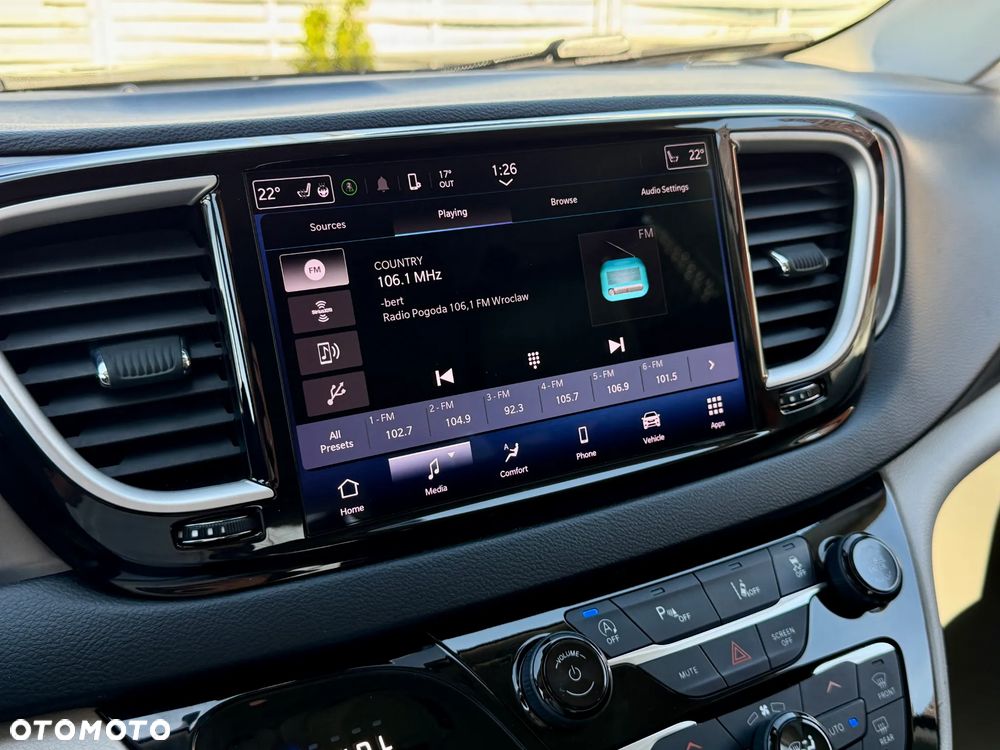 Chrysler Pacifica - 15
