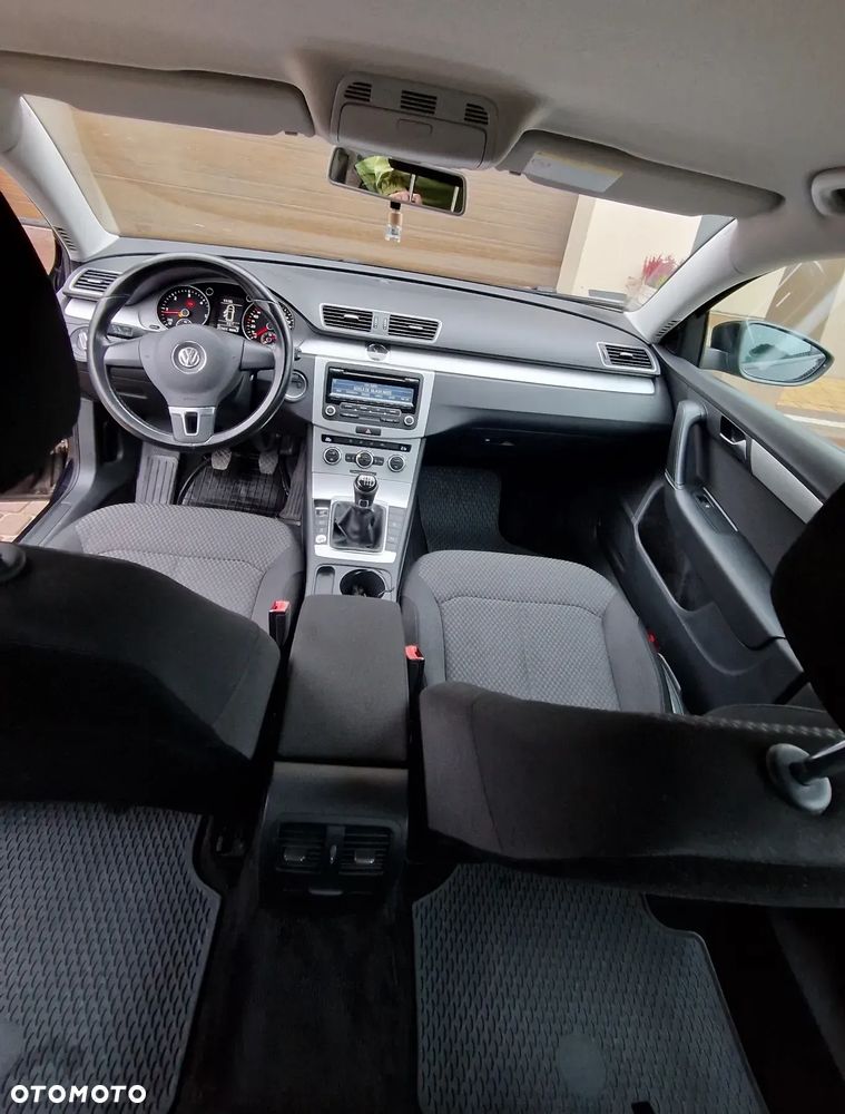 Volkswagen Passat 1.6 TDI BMT Trendline - 17