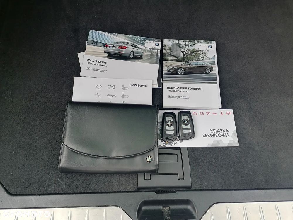 BMW Seria 5 520d - 24