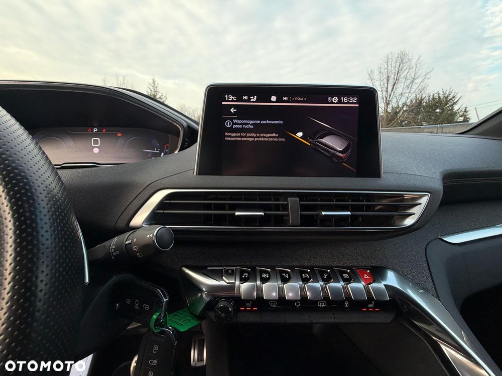 Peugeot 3008 1.6 PureTech GPF GT Line S&S EAT8 - 36