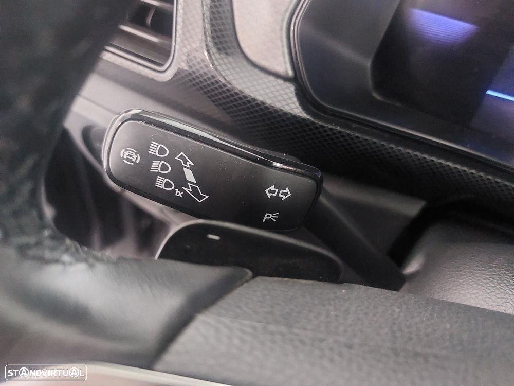 VW T-Cross 1.0 TSI Urban DSG - 37