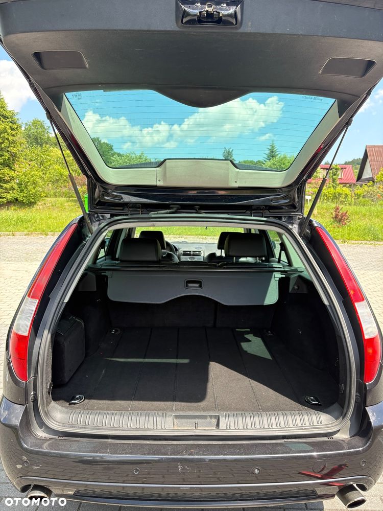 Ford Mondeo V6 ST 220 - 25