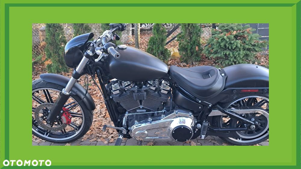 Harley-Davidson Softail Breakout - 1