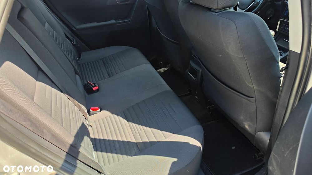 Toyota Auris 1.6 Dynamic - 17
